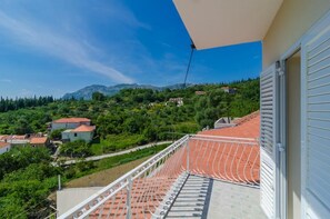 Villa (TwoBedroom Villa with Terrace and Swi) | Vistas desde la habitación