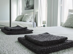 아파트 (Two Bedroom Apartment with Balcony an) | 2 개의 침실