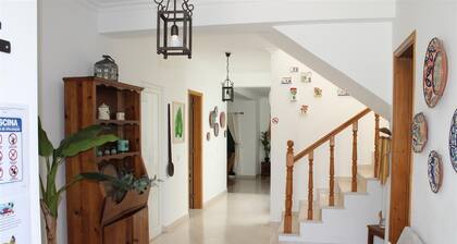 Villa 4+1 persons, near beach and Albufeira center, WiFi, BBQ, A/C, swimming pool