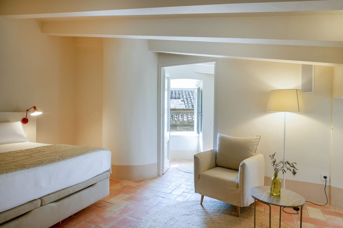 1 Schlafzimmer, Zimmersafe, Schreibtisch, schallisolierte Zimmer