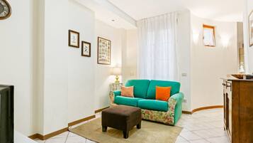 Appartement, 2 chambres | Coin séjour | Télévision à écran plat