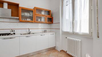 Appartamento, 1 camera da letto | Cucina privata | Frigorifero con congelatore, microonde, forno, piano cottura