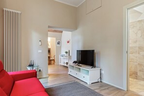 Apartment, 1 Schlafzimmer | Wohnbereich | Flachbildfernseher