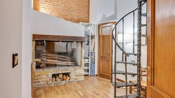 Apartment, 3 Bedrooms | Room amenity