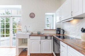 Kühlschrank, Ofen, Herdplatte, Geschirrspüler