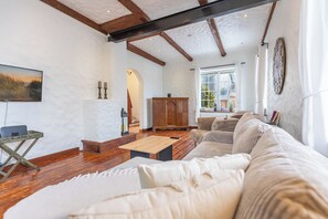 TV - Vacation apartment Lodge an der Mühle in Bredstedt for up to 4 people (Bredstedt)