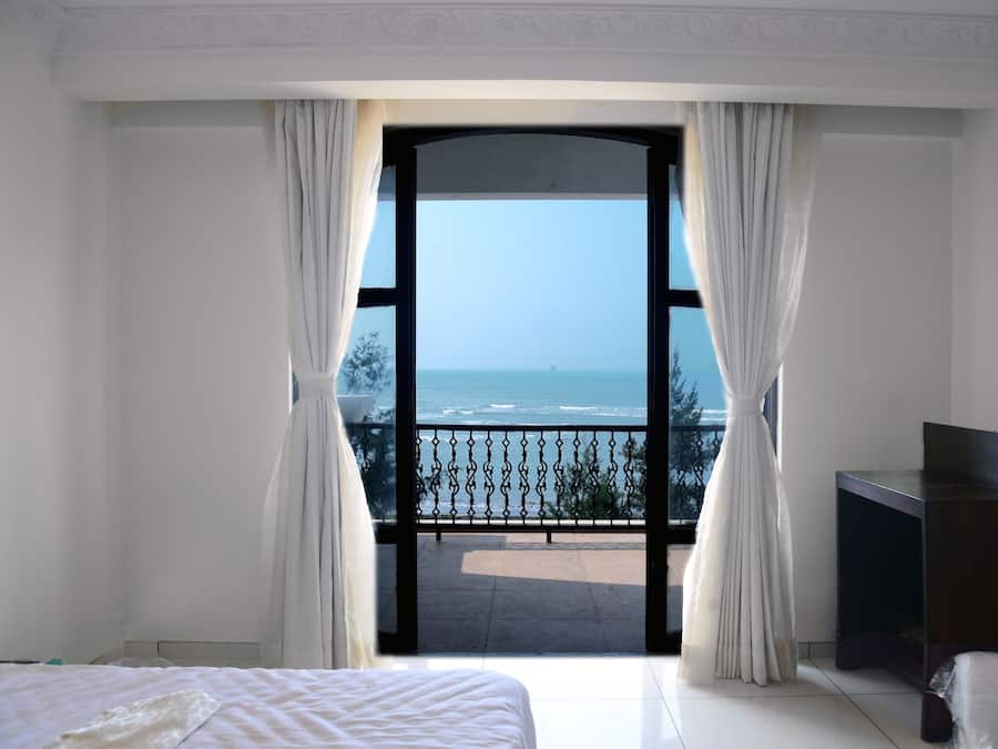 Deluxe dubbelrum - havsutsikt | Skrivbord, gratis wi-fi och sängkläder