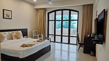 Desk, free WiFi, bed sheets