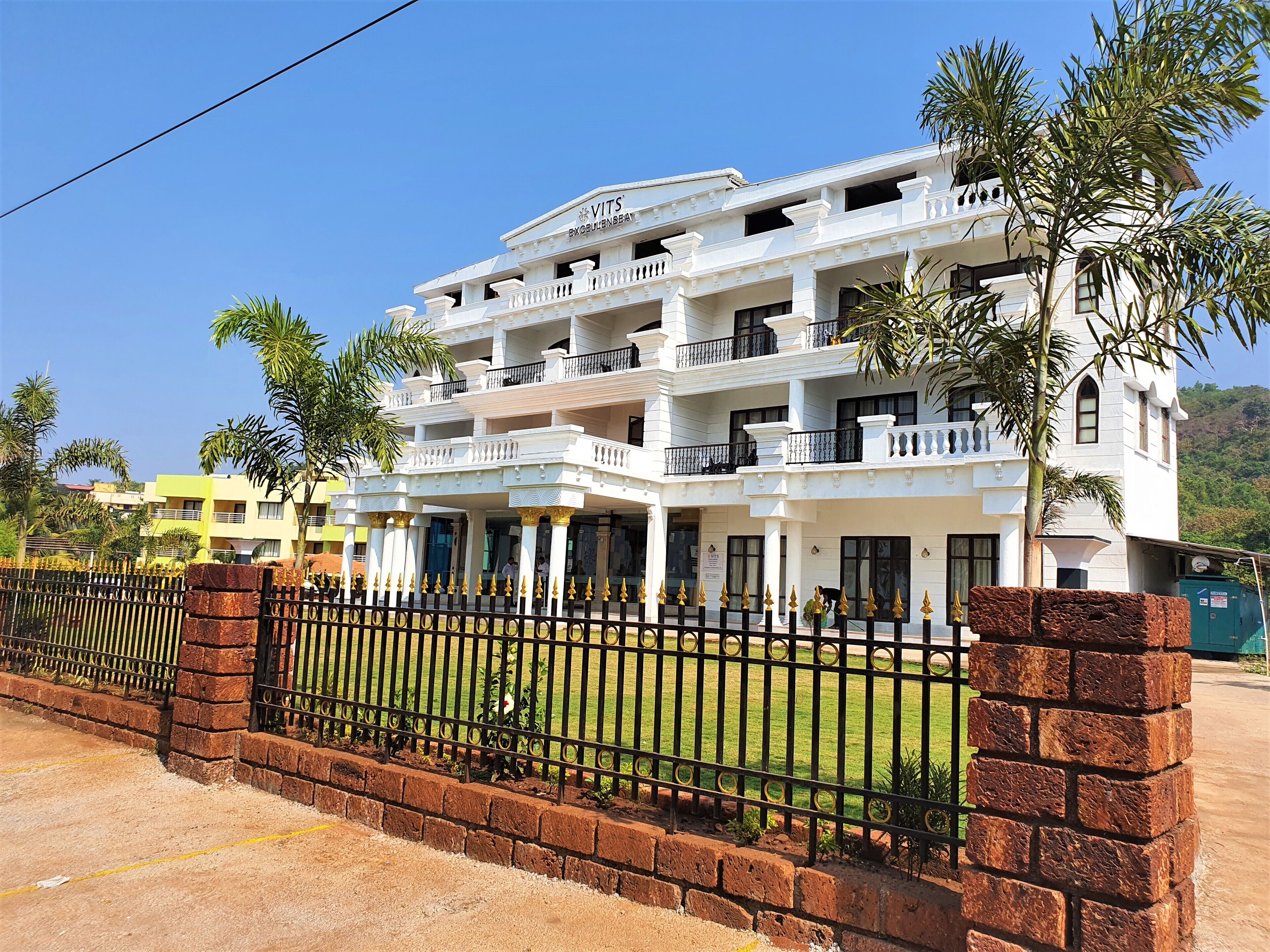 المنشأة من الخارج