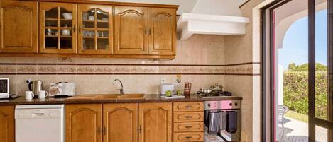 Réfrigérateur, four, plaque de cuisson, lave-vaisselle