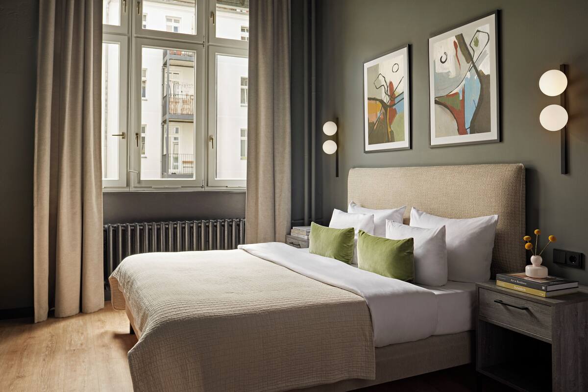 Sengetøy av topp kvalitet, memory foam-senger og skrivebord