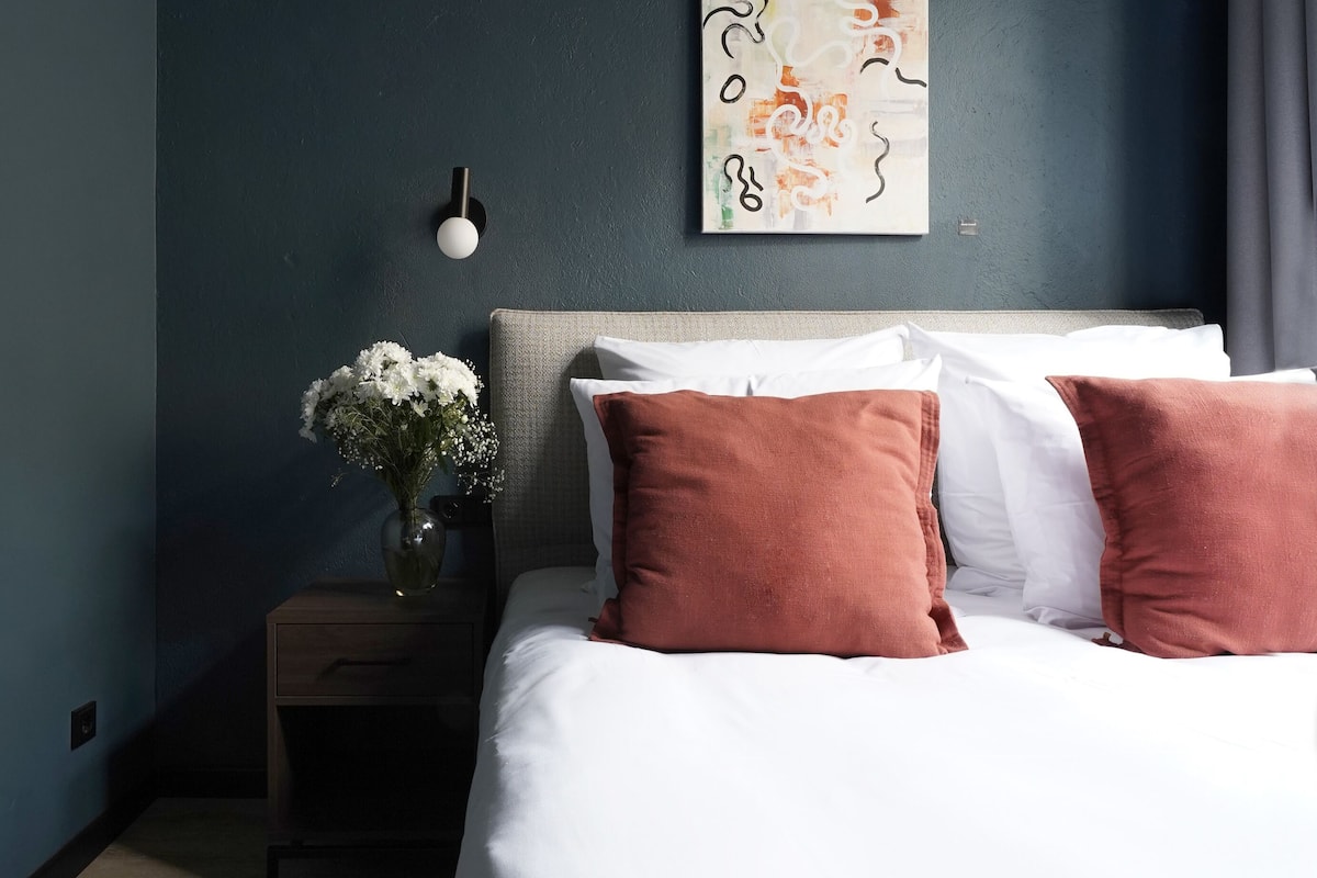 1 bedroom, premium bedding, individually decorated