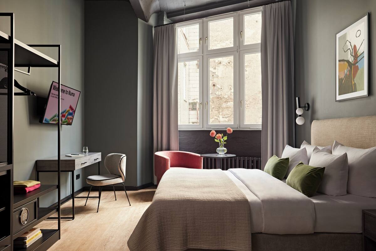 Familiesuite | Sengetøy av topp kvalitet, memory foam-senger og skrivebord