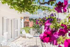 Apartment (Two Bedroom Apartment with Balcony) | Balkon