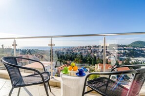 Apartment (Two Bedroom Apartment with Balcony an) | Balkon