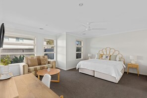 4 bedrooms, desk, iron/ironing board, travel cot