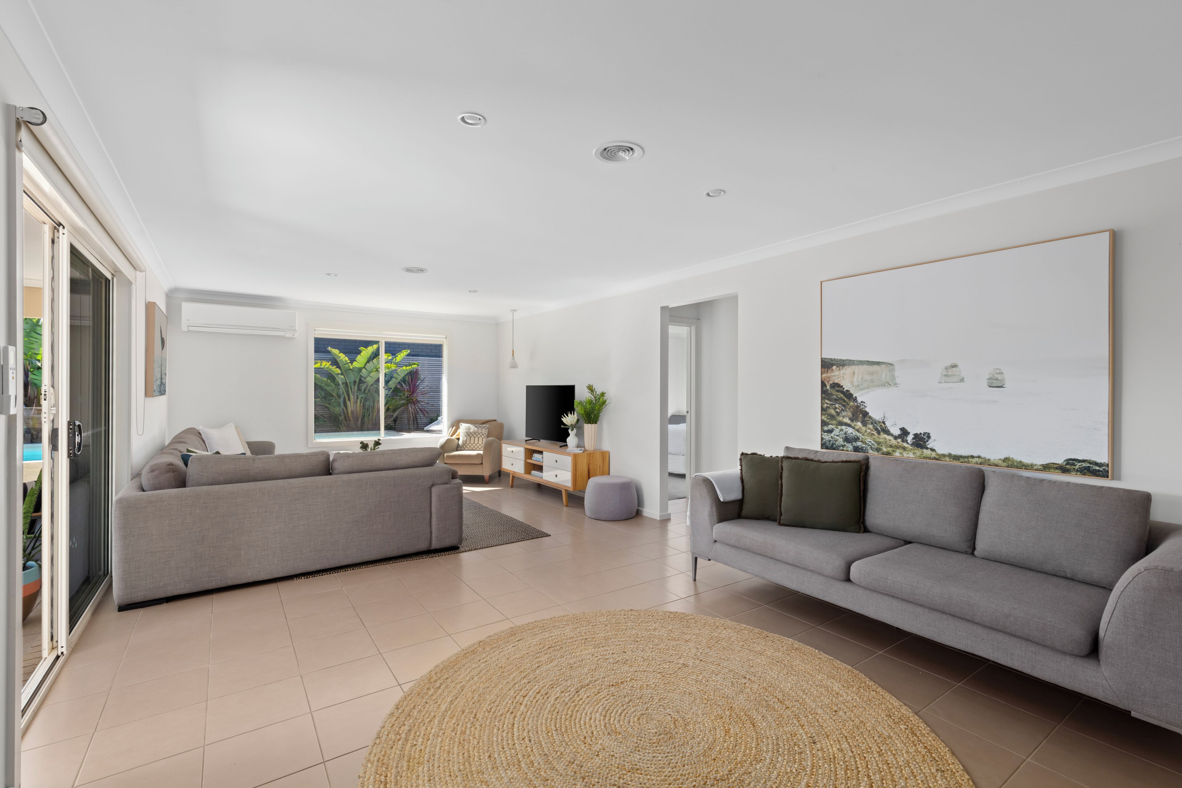 Smart TV, ping pong, books