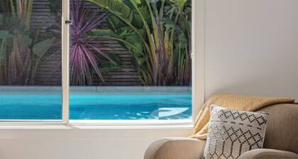 Coastal Cosy Beach House with Saltwater Pool & Games Room in Barwon Heads