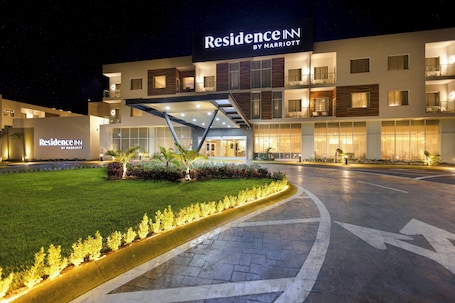 Exterior. Residence Inn by Marriott Cancun Hotel Zone