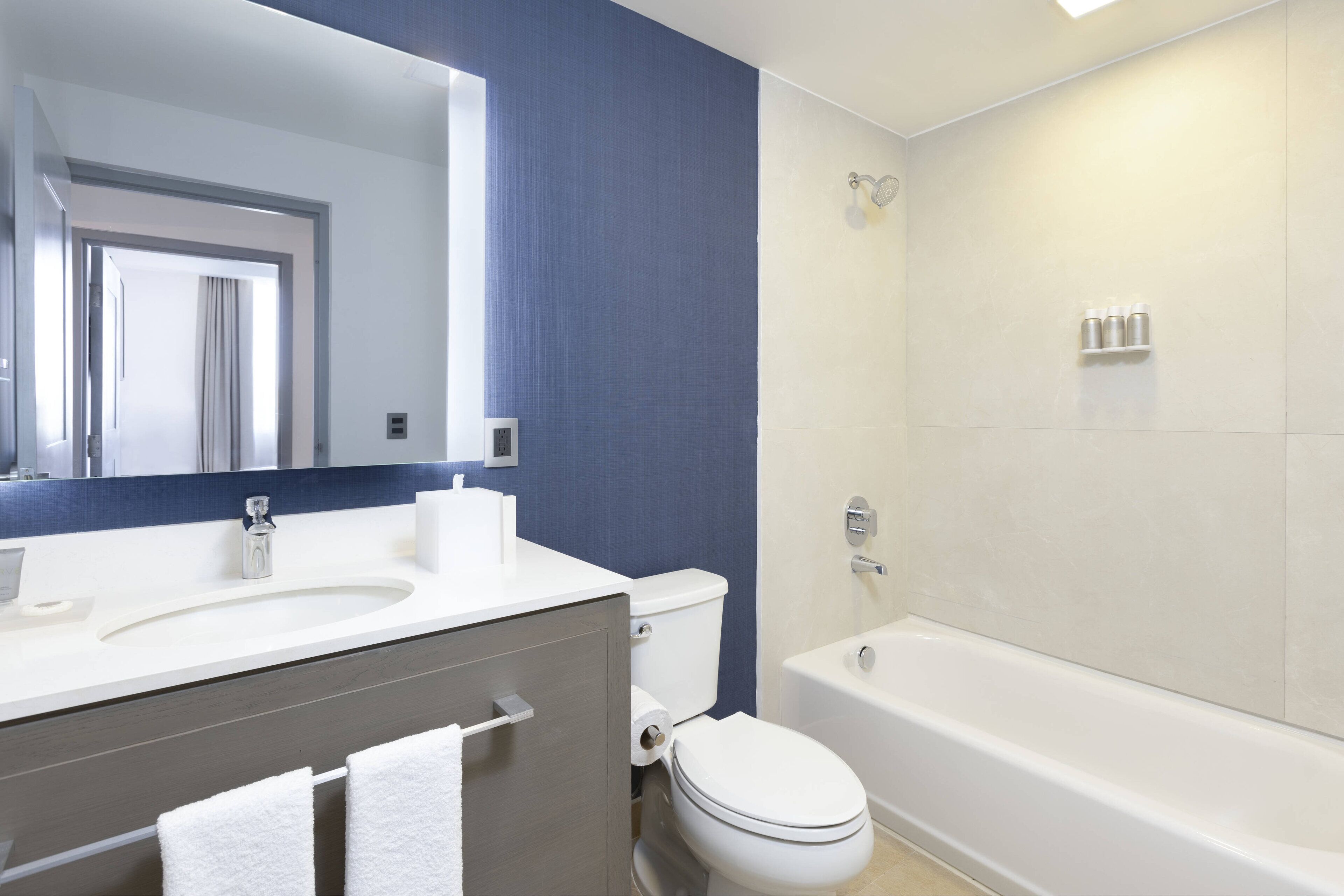 suite, 2 bedrooms, non smoking, balcony | bathroom | shower, free toiletries, hair dryer, towels