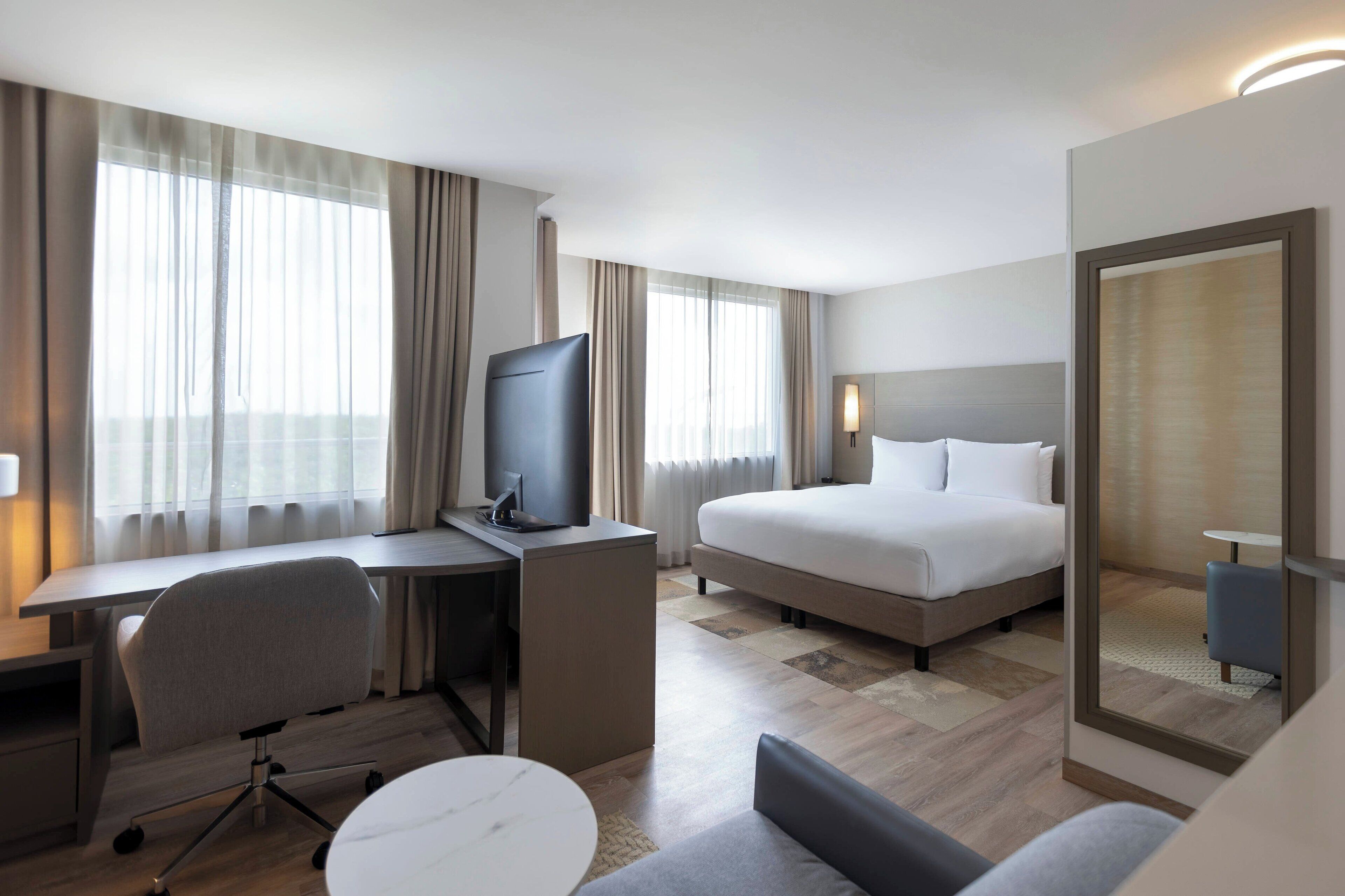 Studio, 1 kingsize bed, balkon | Een kluis op de kamer, een laptopwerkplek, verduisterende gordijnen