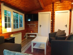 TV, DVD player - Beautiful  refurbished log cabin nestled in the heart of Snowdonia. (Blaenau Ffestiniog,)