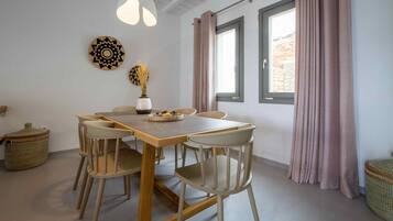 2 bedrooms, bed sheets
