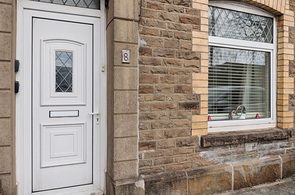 Front of property - River House with parking (Swansea)