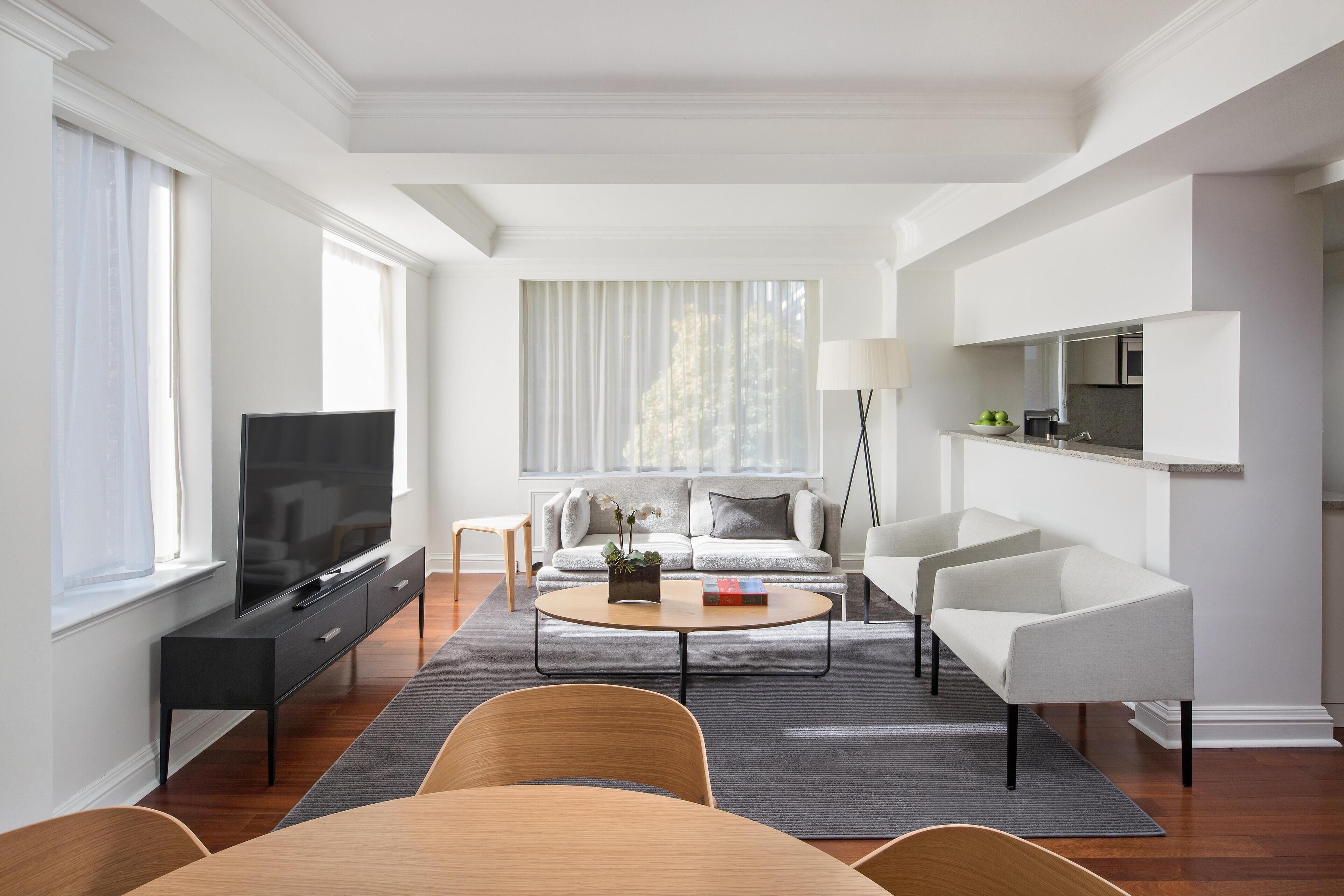 AKA Residences Newly Renovated Suite w/ Elegant Decor - Access to Gym & Pool