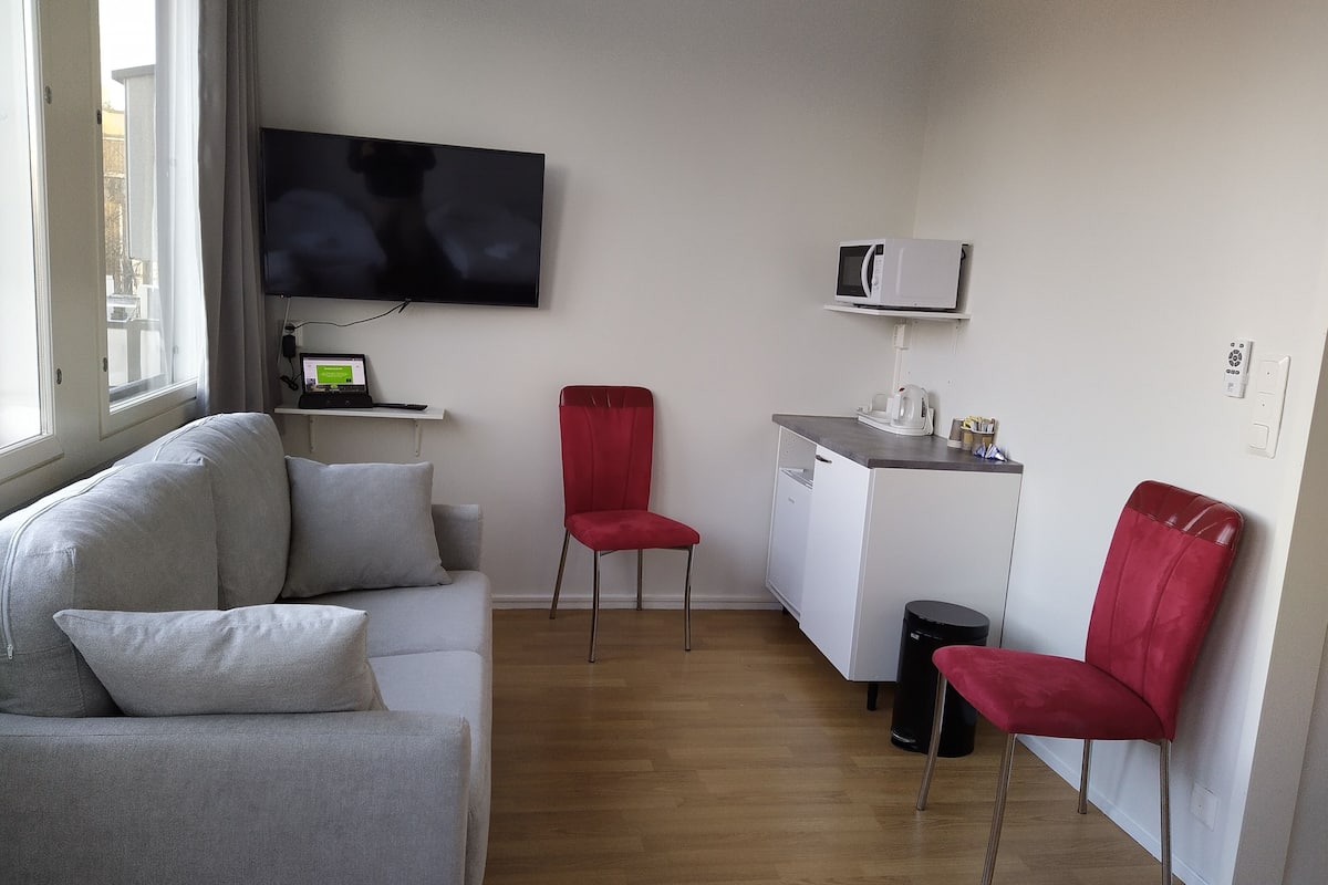 family room | free wifi, bed sheets