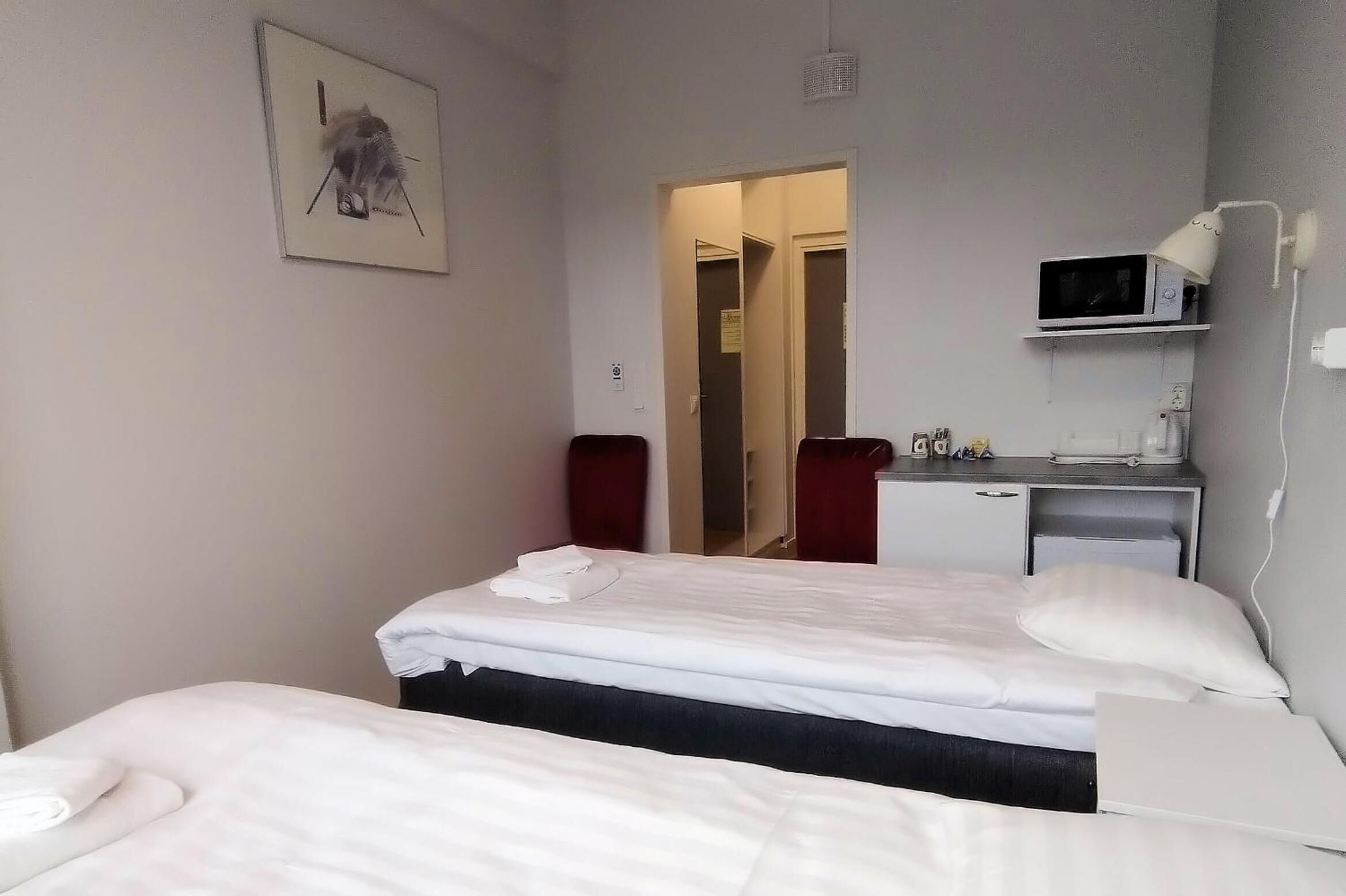 free wifi, bed sheets