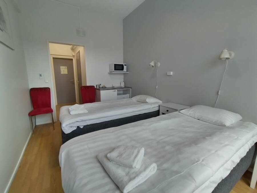 Twin Room | Free WiFi, bed sheets