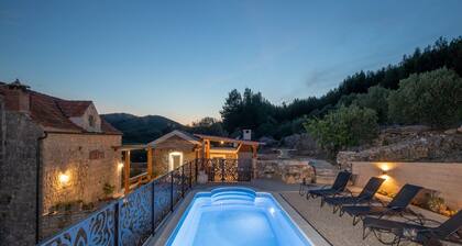 Stone House Prapatna