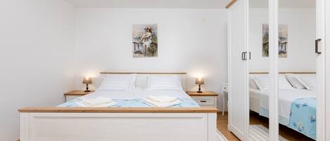 1 bedroom, WiFi, bed sheets