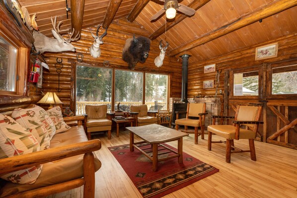 المنشأة من الداخل