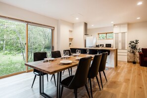 小木屋, 3 間臥室, 2 間浴室, 山旁 | 飯廳