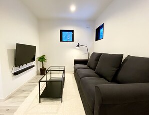 샬레, 침실 3개, 욕실 2개, 산비탈 | 거실 | 디지털 채널 시청이 가능한 42인치 LCD TV, TV, 넷플릭스