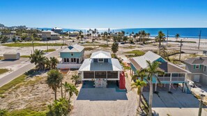 Exterior - 🐾 Pet Friendly, Heated Pool, Gorgeous Renovation, Walk to the sugar sand of FMB! (Fort Myers Beach)