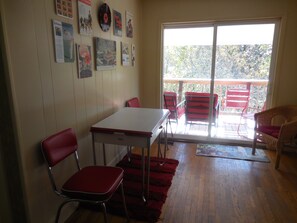 Interior - BACK TO THE 50'S GUEST HOUSE (Princeton, WV 24739)