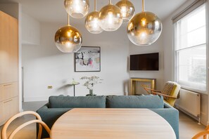 Flat-screen TV - South Kensington by CAPITAL (London)