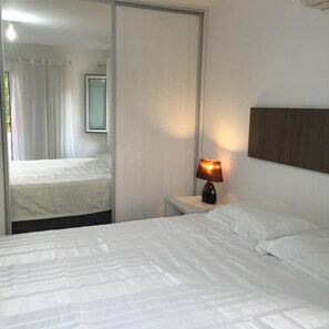 3 Schlafzimmer, Schreibtisch, Bügeleisen/Bügelbrett, kostenloses WLAN