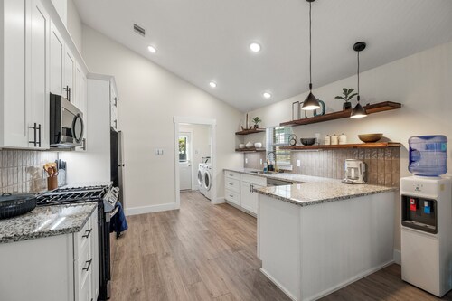 Pythagoras Place at East End Revitalized⭐⭐⭐⭐⭐