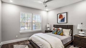 3 soverom, strykejern/-brett, wi-fi og sengetøy