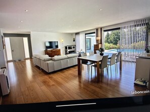 Fernseher