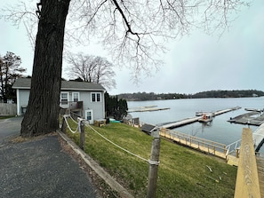 Property grounds - Harbor View Lakehouse (Colchester)