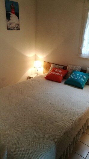 2 quartos, ferros/tábuas de passar roupa