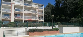 LE VALLON 2 rooms with sea view Terrace Swimming pool in wooded park with pond