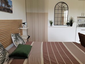 Tabla de planchar con plancha y wifi