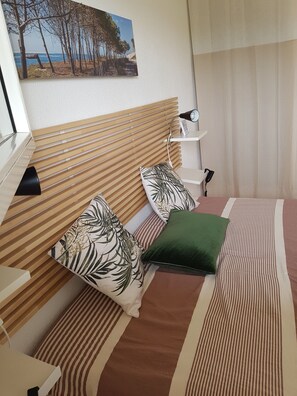 Iron/ironing board, WiFi