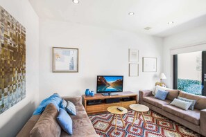 TV, offices - 2-Bed Apartment with Parking & Balcony Near Trains (Yarraville)